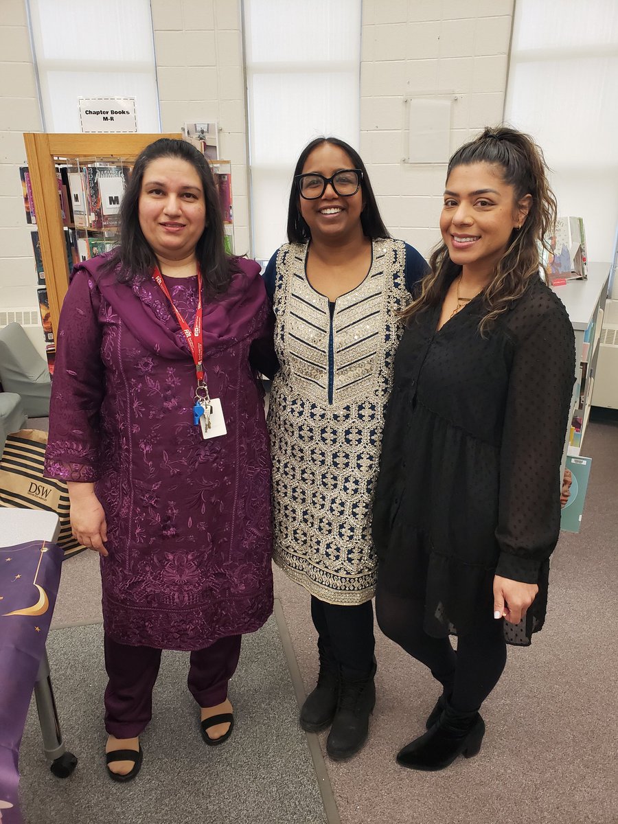 Robert J. Lee Public School (@rjlee_ps) on Twitter photo Eid Mubarak from our Muslim Student Alliance! TY to the staff who hosted today's special lunch time celebration for our students. #Eid #Ramadan #RJLeeProud <a href="/TeralynP/">Teralyn Phipps</a> <a href="/Edeqquity/">Teachwith_K</a> <a href="/PeelSchools/">Peel District School Board</a> <a href="/KervinWhite/">Kervin White</a> Eid Mubarak from our Muslim Student Alliance! TY to the staff who hosted today's special lunch time celebration for our students. #Eid #Ramadan #RJLeeProud <a href="/TeralynP/">Teralyn Phipps</a> <a href="/Edeqquity/">Teachwith_K</a> <a href="/PeelSchools/">Peel District School Board</a> <a href="/KervinWhite/">Kervin White</a>