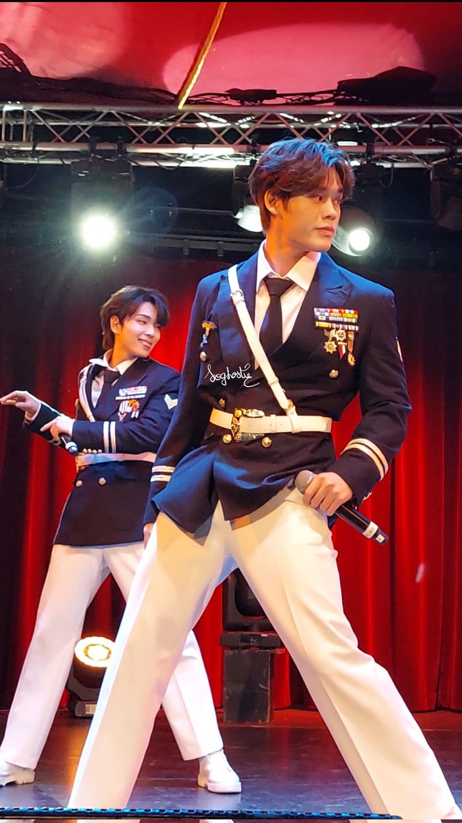 Very seductive

#ghost9inparis #ghost9_thenewmidnight #ghost9 #Prince #leekangsung