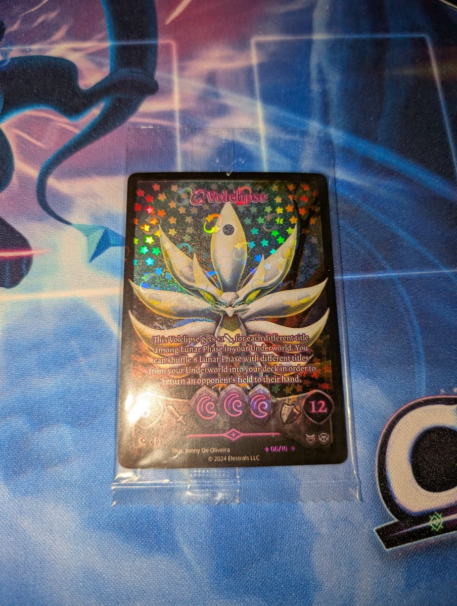 What a pull! x/10 STELLAR VOLCLIPSE!! 💫
Insane box topper! Can't wait to build an incredible Volclipse deck with this! <a href="/Elestrals/">Elestrals</a>