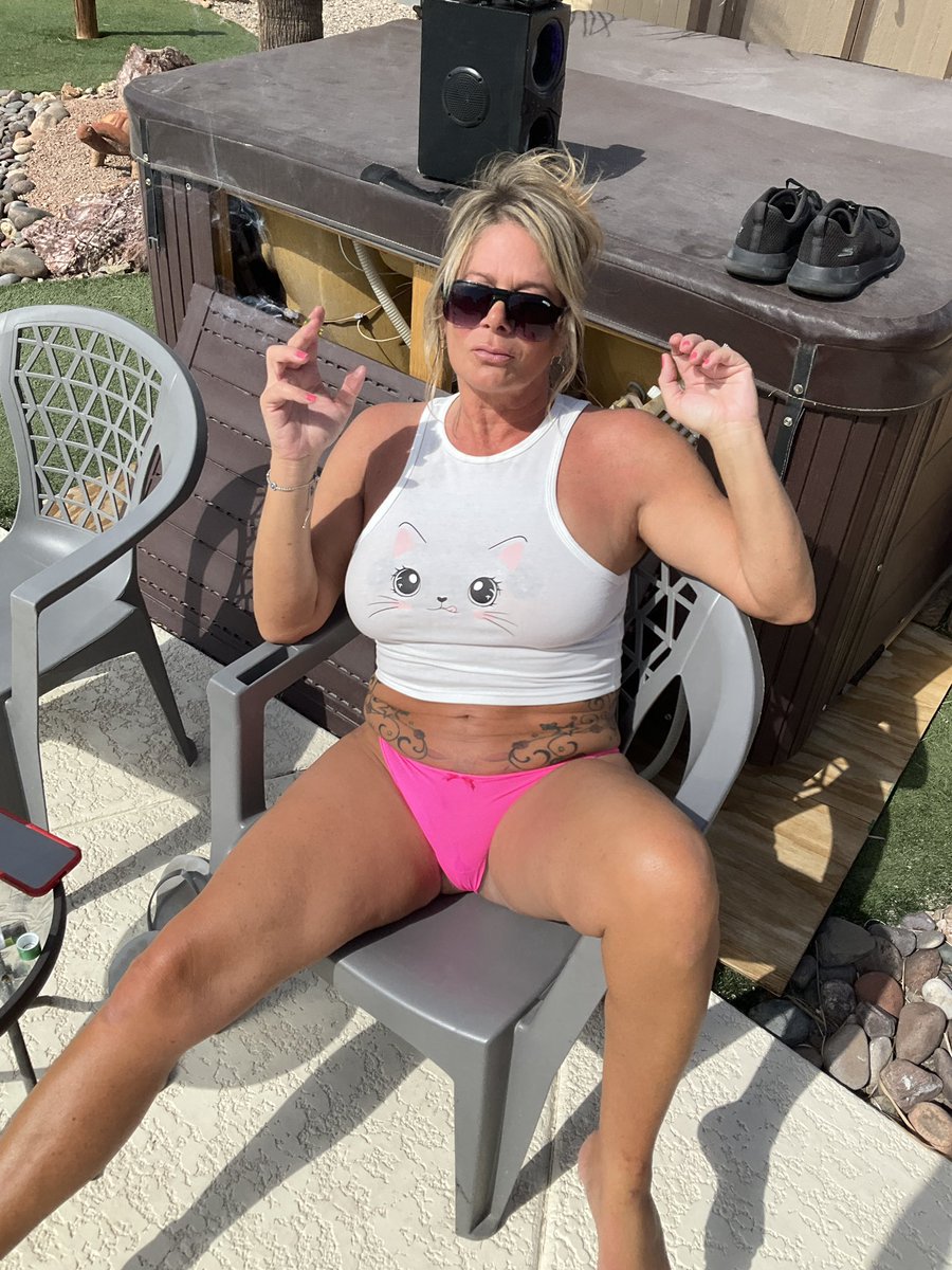 Content from nikkilynnerotic