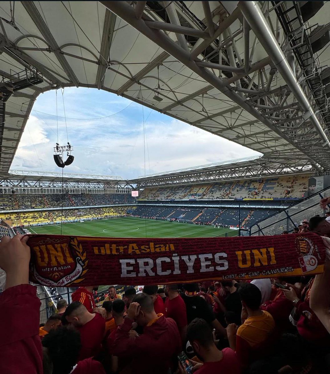 İyi Geceler #Galatasaray Ailesi 😴

#uAUNIERCİYES
#ultrAslanUNI