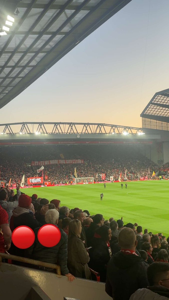 joeldean10's tweet photo. We played the shite on a Wednesday night an they hardly touch the ball 🎵🎵 https://t.co/4Q4QVL54cp