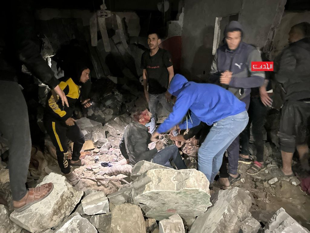 eman_redwa95817's tweet image. The situation in Gaza is unbearable. Constant bombing, destroyed homes, no electricity, no water, no safety. People are struggling to survive while the world stays silent. How much longer? #GazaBleeds #SaveGaza