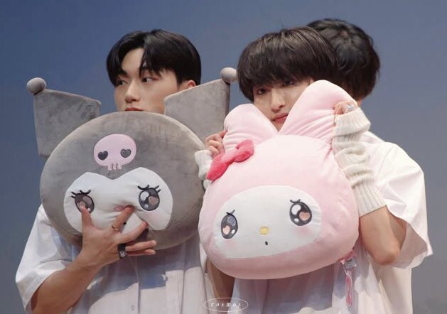 deukaetbzvibes's tweet photo. 🤍🐈 #JUNYU 🎀 #SANHWA 🐈🤍

#AprilFoolsDay #만우절 https://t.co/UVYXqtxgm1