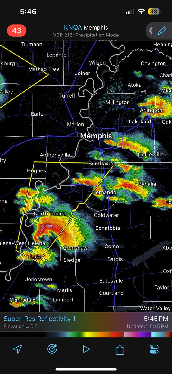 frontierfcst's tweet image. Monitoring long term potential with this supercell (potentially tornadic) approaching the Memphis, TN Metro Area. Currently located in a favorable LLJ regime with nearby mergers which could help aid in potentially significant tornadogenesis later on.

#TNwx #highrisk