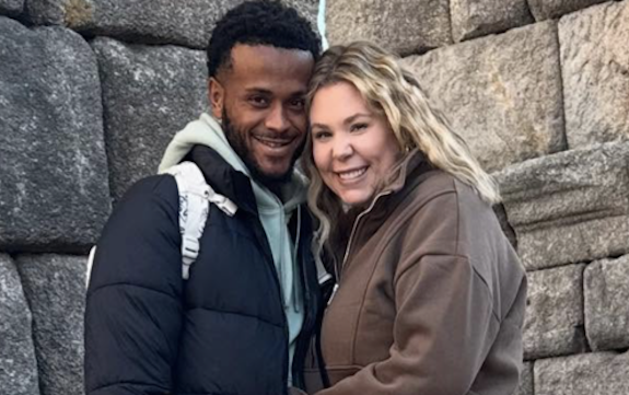 TheAshleysRR's tweet photo. Former #TeenMom star Kail Lowry appears to ditch engagement ring amid rumors that fiancé Elijah Scott cheated on her in 2024: https://t.co/pdJjSUn3OR https://t.co/2SsN7dUq9j
