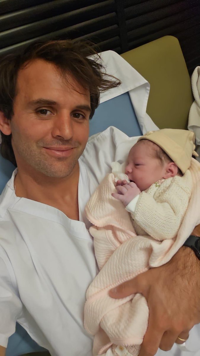 ☘️ Con inmensa alegría le damos la bienvenida a Pilar, recién nacida hija de nuestro capitán Fede Favaro. 
Besos a su mamá Vale, y a Fefa en este momento de tanta alegría. #VamosAzules #CanterAzul