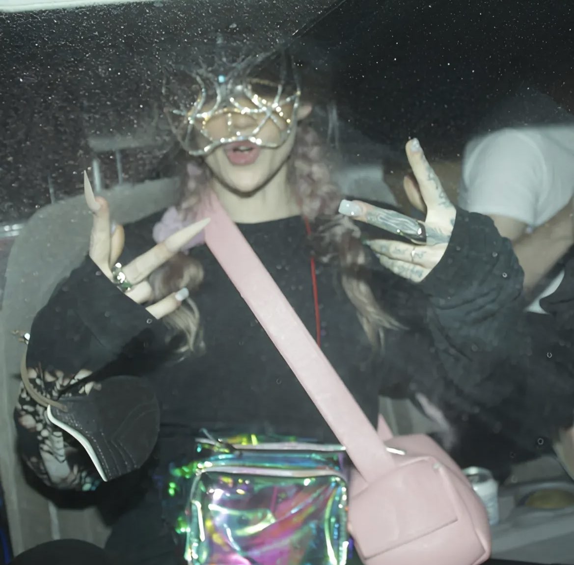 hourlygrimes's tweet image. 