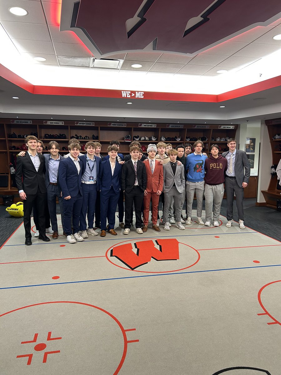 Good evening! Day 2 at the USA Hockey Championships in Madison. Day started with a visit to University of Wisconsin hockey. Now game 2 vs. the Florida Alliance. #Nattys #CLE #Barons