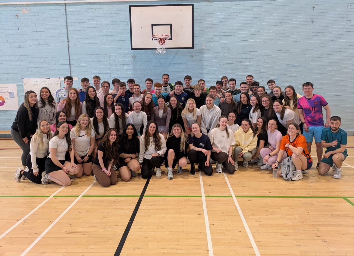 MissSweeney_'s tweet photo. end of an era 🏅🏐💃🏻

The best 3 years with my team!💕 https://t.co/byinJKz2o1