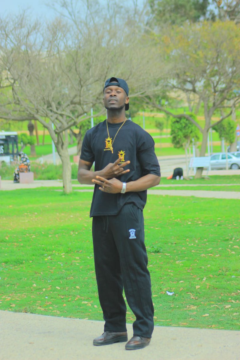 BernardFlow2's tweet image. Touche pas à ma dignité 
Resté connecté 
Ça peut pété à tout moment 
Avec le PDG en personne 🙏🏽🔥🇲🇫🇮🇪max de like 

Le son est disponible et maintenant 🎥🎥🎬🔥youtu.be/nVzHDCCv41E?si…

Merci de faire le tour 
One family 💪🏽🇬🇳