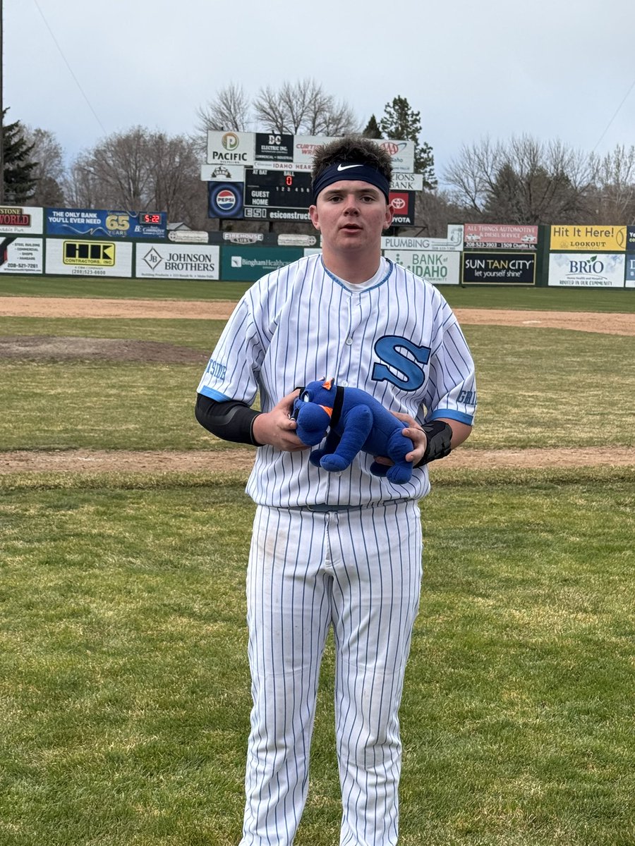 Grizz take game one of the DH against IF 13-3 in 5. <a href="/LiamLynch11_26/">Liam lynch</a> was the BULLDOG POTG! He went 5 innings 4 hits 3 runs 2 earned and 4 K’s. Isaac Jensen and Truman Sermon had good days at the plate, both going 2-3 with Truman having a double.