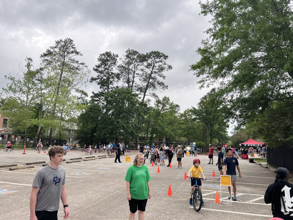 Awesome to see our kids giving back and volunteering in our community!

Thank you to the SALLY K RIDE BIKE-A-THON for having CP Football out this afternoon!

#WeAreCP #TDE #ForTheFAM1LY