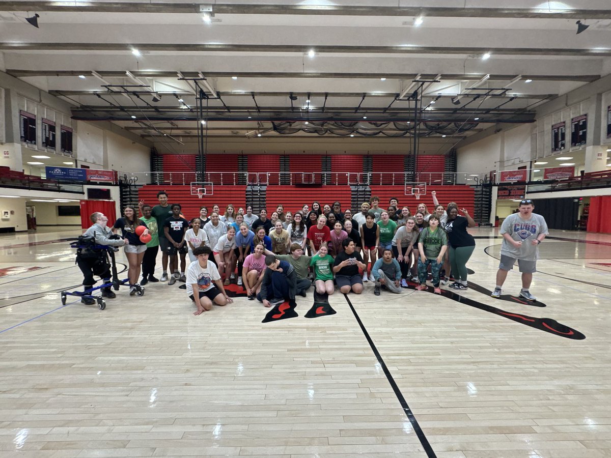 The Bronchos Varsity softball team had fun today scrimmaging with the Unified team in kick-ball