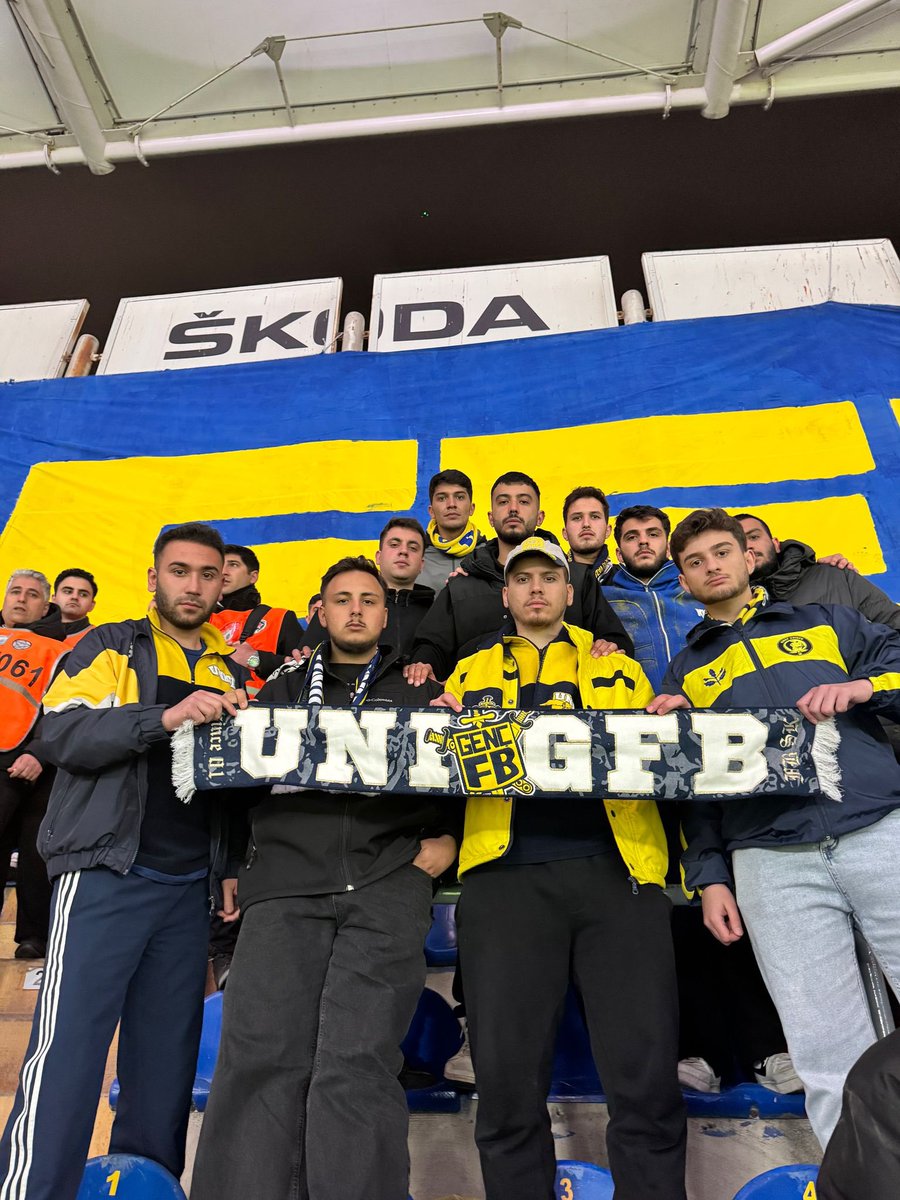 Ege Bölgesi UNIGFB temsilciliklerimizden:
Afyon Kocatepe UNIGFB,
Manisa Celal Bayar UNIGFB ve
Kütahya Dumlupınar UNIGFB; FENERBAHÇEMİZİ galatasaray karşısında Kadıköy'de yalnız bırakmadı.
#UNIGFB