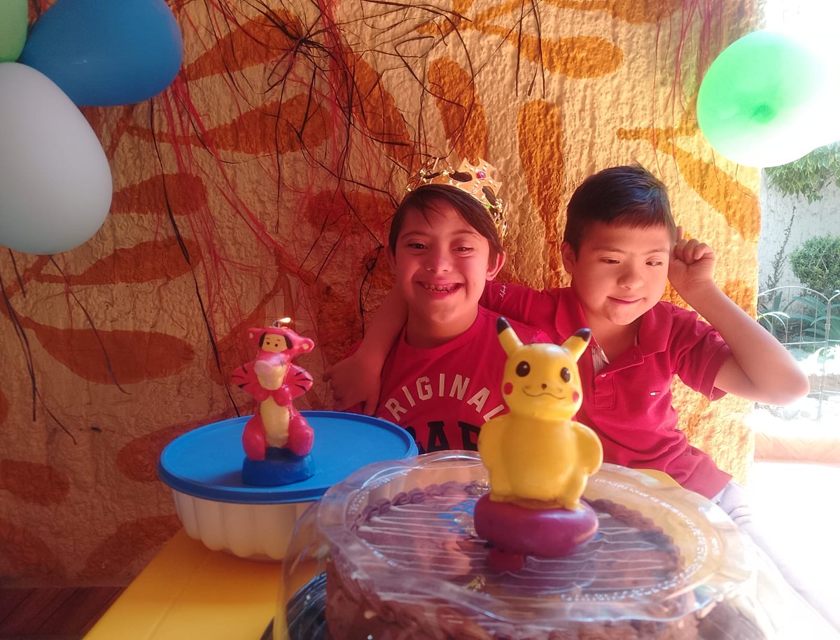 lacasadown's tweet image. Empezamos el mes de abril con el cumpleaños de unos de nuestros alumnos más pequeños y más queridos: Diego
¡Muchas felicidades!
Esperamos que durante muchos años celebremos juntos tu cumpleaños. ¡Te queremos!
¡FELICIDADES! 
#LaCasaDown #LCDG #cumpleaños  #sindromededown