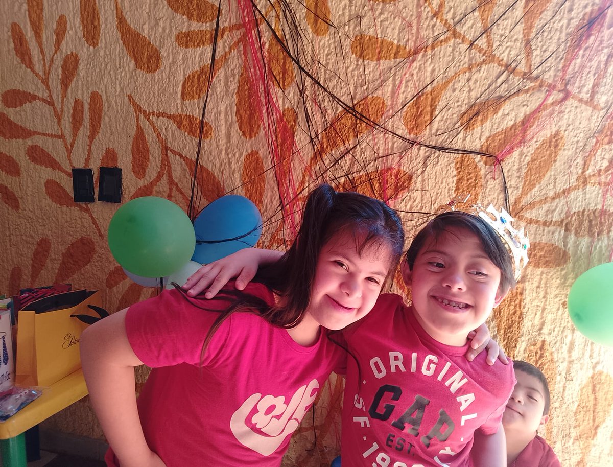 lacasadown's tweet image. Empezamos el mes de abril con el cumpleaños de unos de nuestros alumnos más pequeños y más queridos: Diego
¡Muchas felicidades!
Esperamos que durante muchos años celebremos juntos tu cumpleaños. ¡Te queremos!
¡FELICIDADES! 
#LaCasaDown #LCDG #cumpleaños  #sindromededown