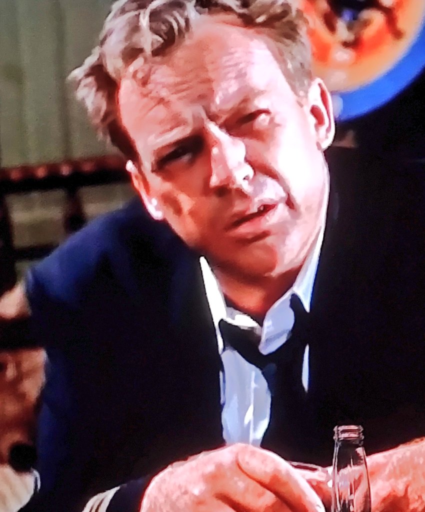 meinnyc130's tweet photo. Arthur Kennedy ..one of the Only reasons I'm even watching this...lol .
Look at his Acting...Head Shoulders above ANYONE else he's in a Scene with..😎😉
#ASummerPlace
#TCMParty https://t.co/ygvUTdcOfG