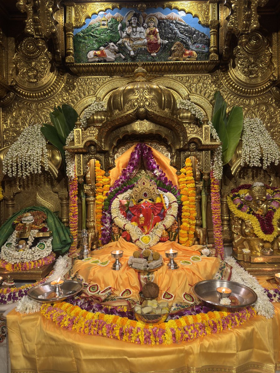🙏 गणपती  बाप्पा मोरया 🌺मंगलमूर्ती मोरया 🙏०३/०४/२०२५
🙏Ganapati Bappa Moraya 🌺 Mangalmurti Moraya  🙏03/04/2025