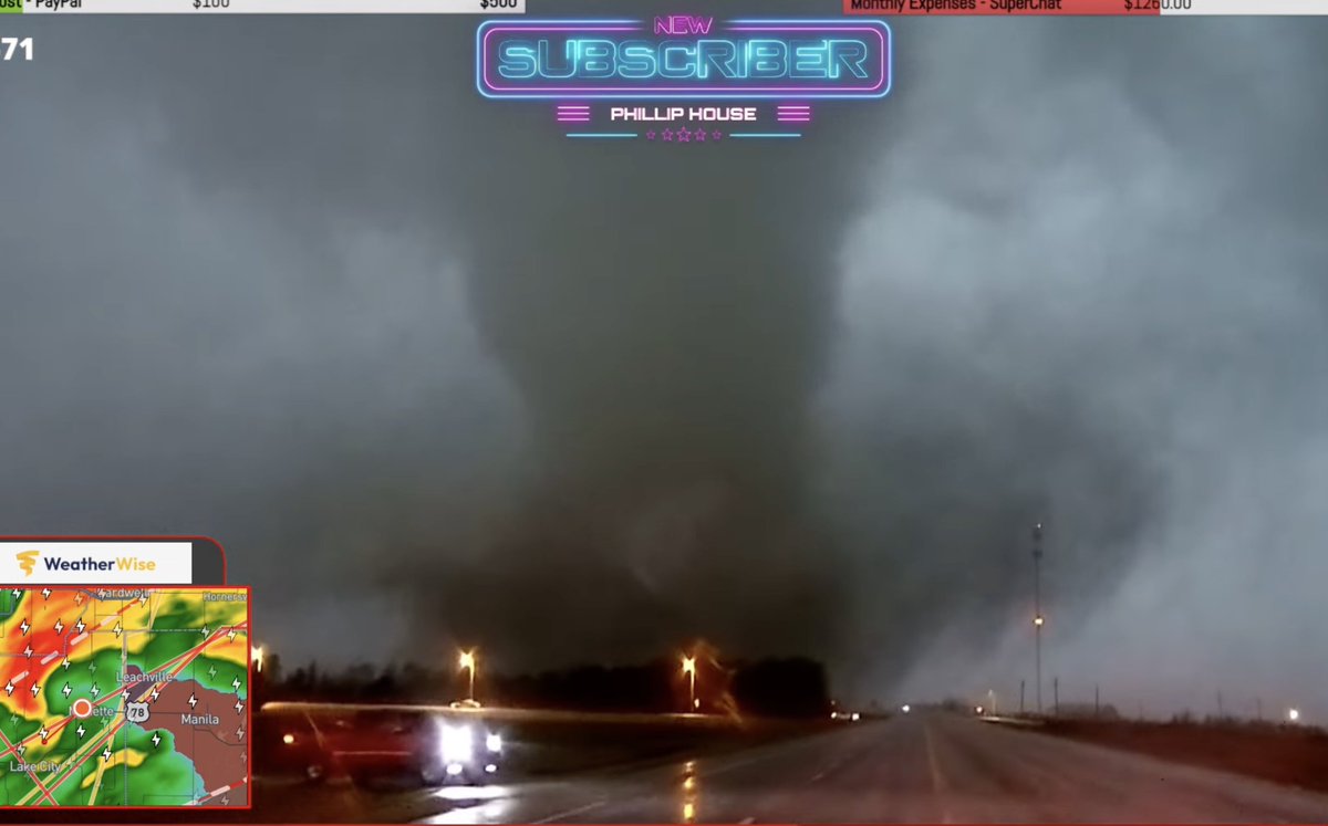 MikeOlbinski's tweet image. Goodness @BrandonCopicWx's stream is insanity youtube.com/live/N1vkHsIlL…