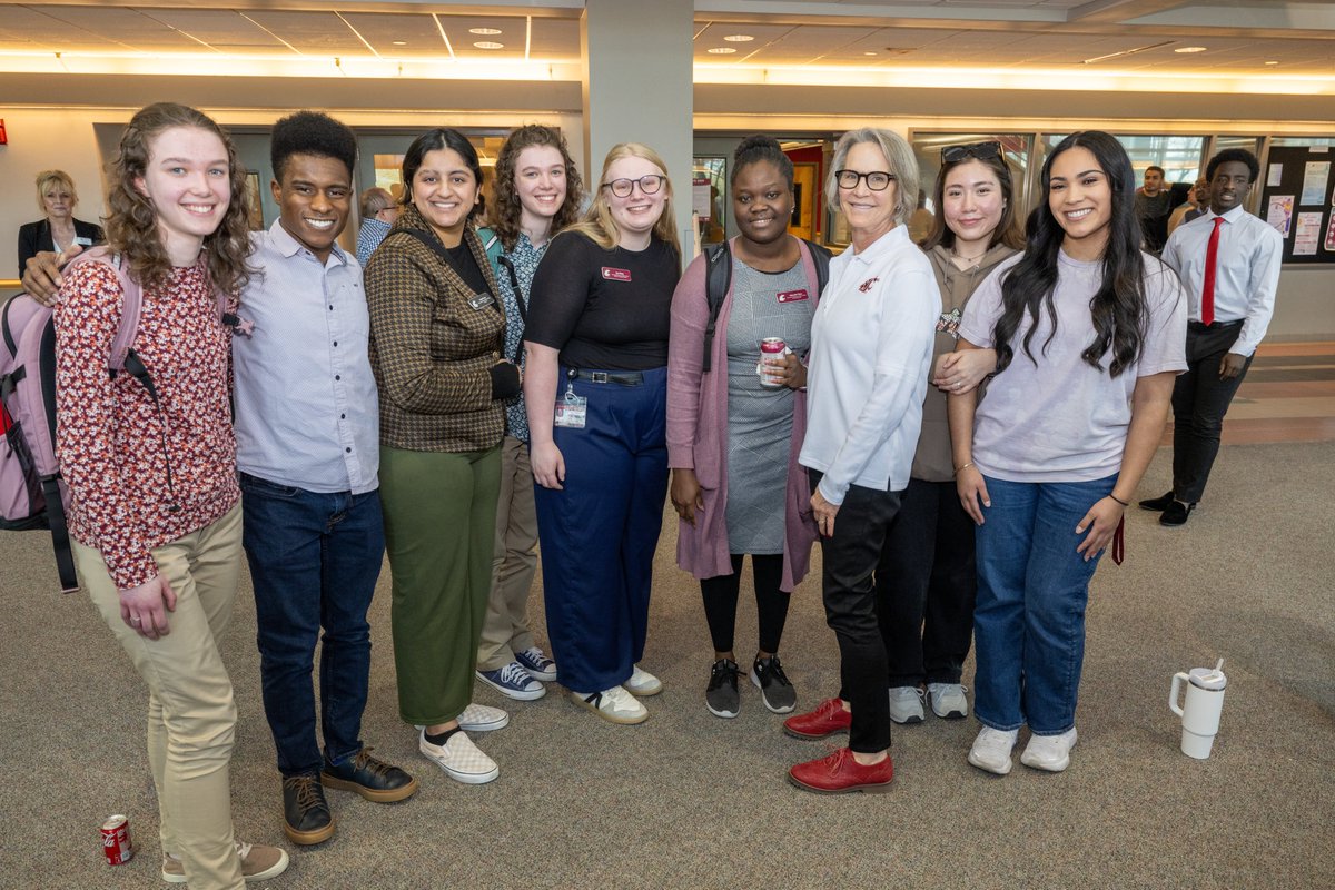 wsu's tweet photo. Kicking off the whistle-stop tour, President Cantwell met and engaged with students, faculty and staff at @WSUTriCities today. https://t.co/zRztrNjqaG