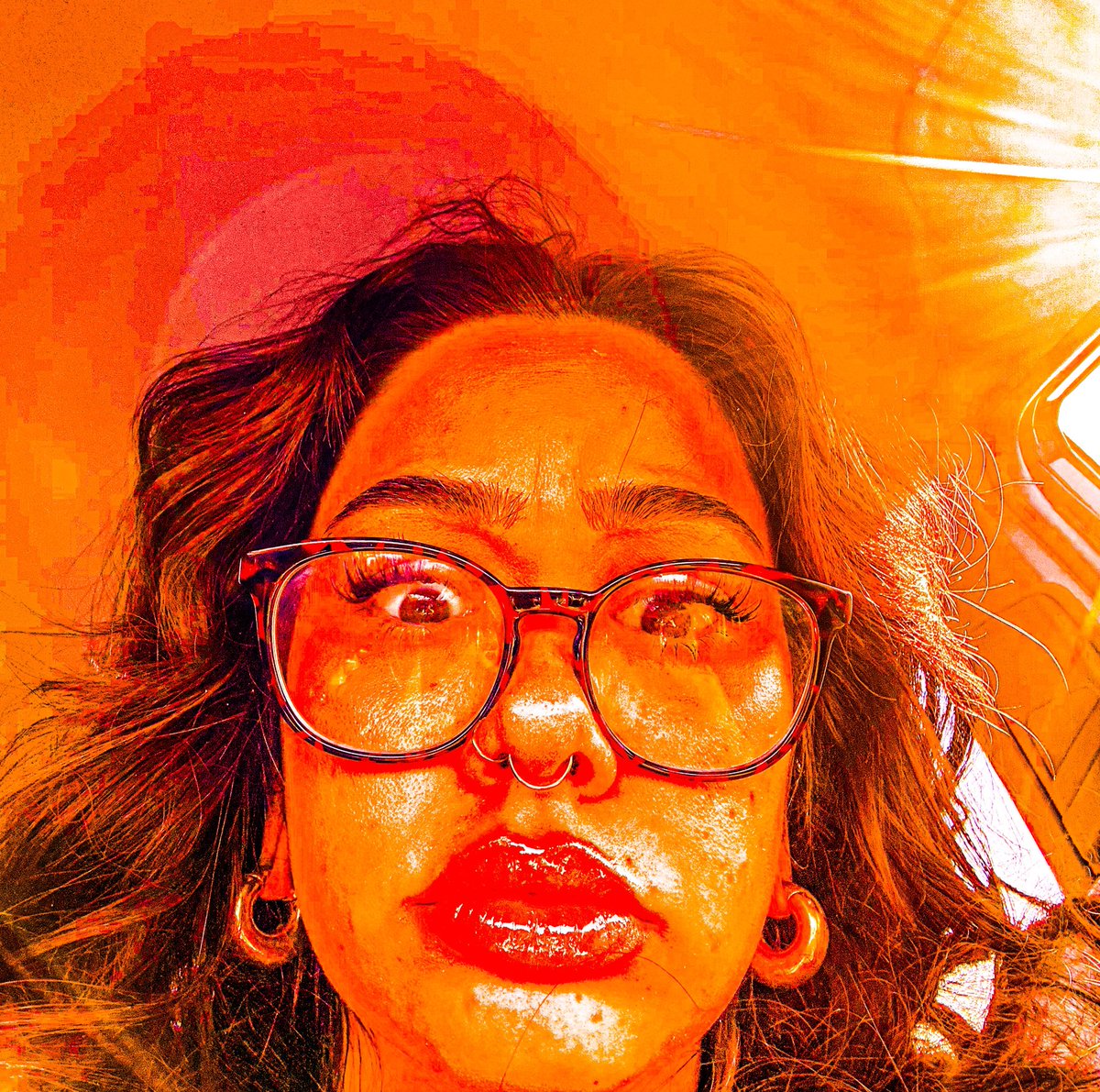 modelomenace's tweet image. 