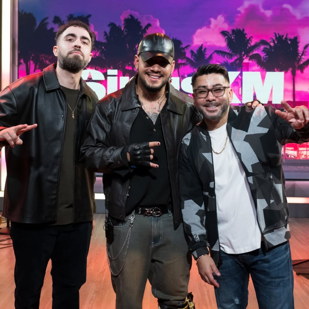 pridericherick's tweet photo. AAAAAAAAA VA A SALIR UNA ENTREVISTA DE RICH LPM QUIERO LLORAR POR FIN https://t.co/Z8pCfsmfqV
