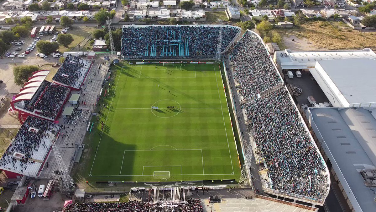 Y pensar que Belgrano estando en la B, un feriado, llevó como 20mil personas a OTRA PROVINCIA!!!