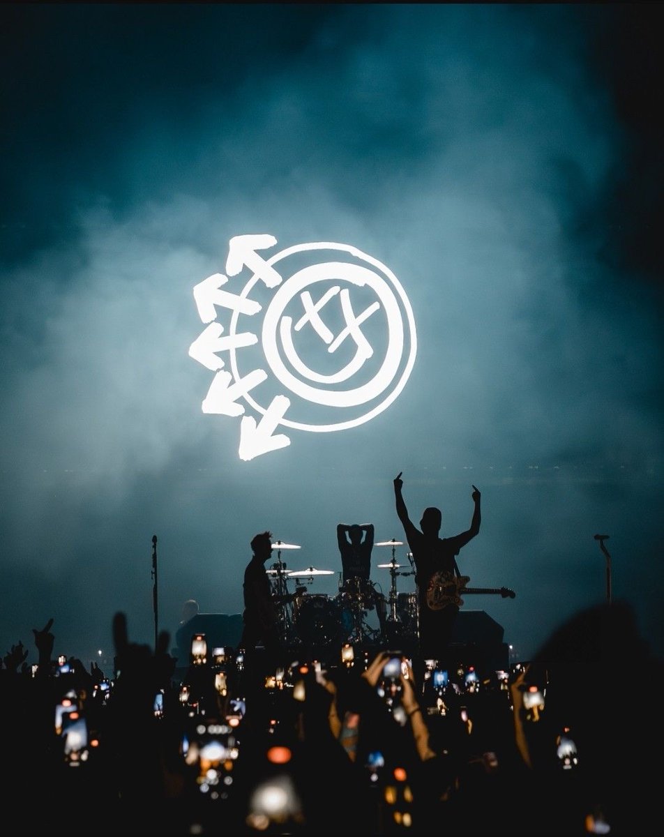 semihourly mark hoppus tweet media
