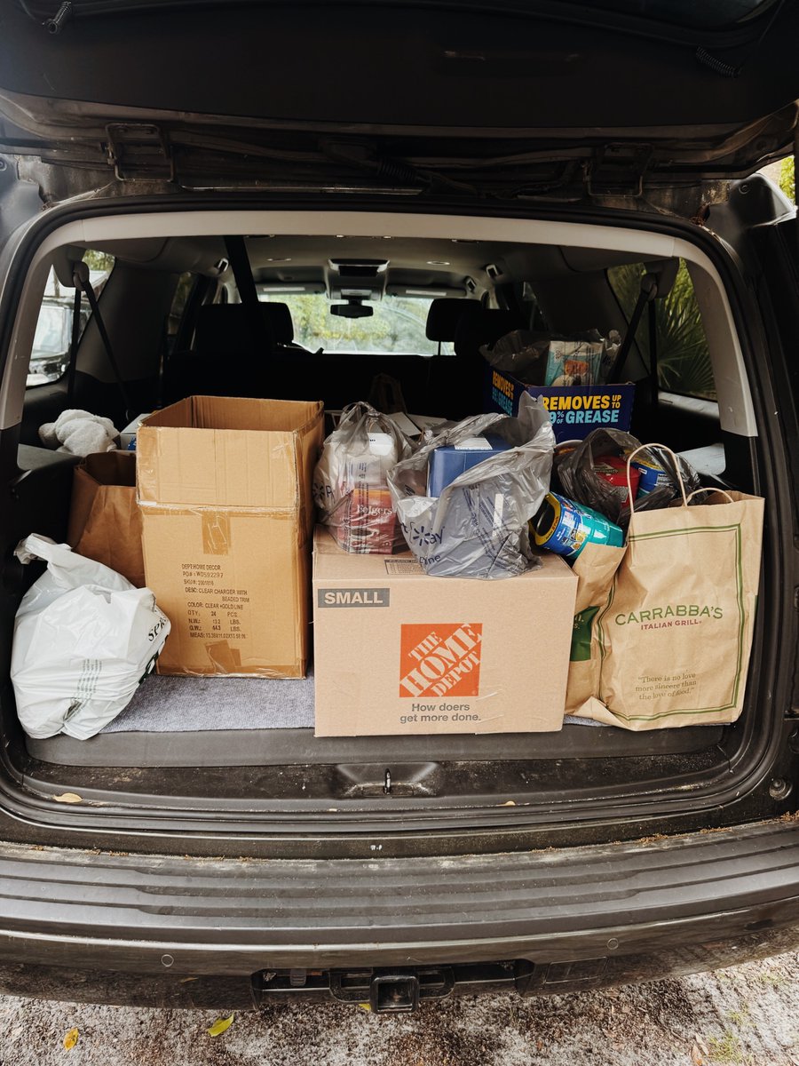 ACITYCHURCH's tweet photo. We dropped off two carloads of food to the Homeless Coalition—thank you, church fam! 🧡 Your generosity matters. Let’s keep showing up for our city. #accsta #loveinaction #bethechurch #fooddrive https://t.co/2kODXePkez