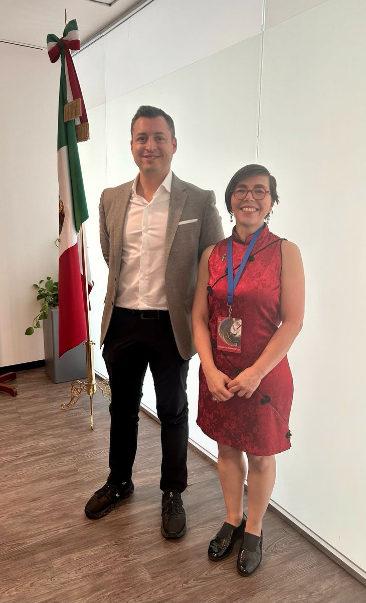 Amnistía Int. México (@amnistiamexico) on Twitter photo 📢 Hoy nos reunimos con el senador <a href="/colosioriojas/">Donaldo Colosio</a> para dialogar sobre los temas urgentes de derechos humanos en México 🇲🇽. Abordamos los riesgos que enfrentan las mujeres buscadoras y la crisis de feminicidios.
¡Es fundamental que estas agendas sean prioridad en la política 📢 Hoy nos reunimos con el senador <a href="/colosioriojas/">Donaldo Colosio</a> para dialogar sobre los temas urgentes de derechos humanos en México 🇲🇽. Abordamos los riesgos que enfrentan las mujeres buscadoras y la crisis de feminicidios.
¡Es fundamental que estas agendas sean prioridad en la política