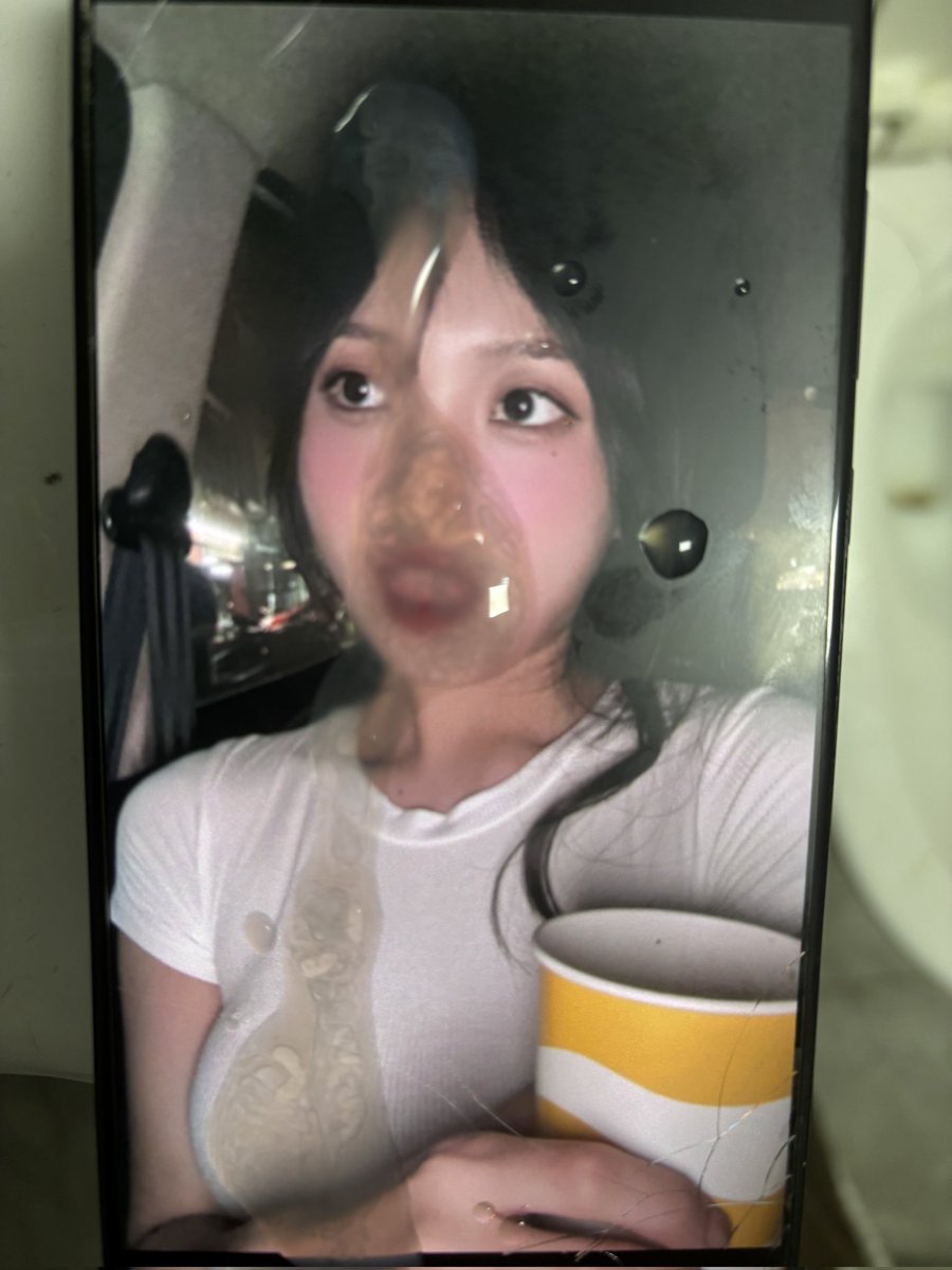 Miboom__'s tweet photo. @jintiannielema 张嘴，全部吞下去吧 https://t.co/MuEVGGfpYC