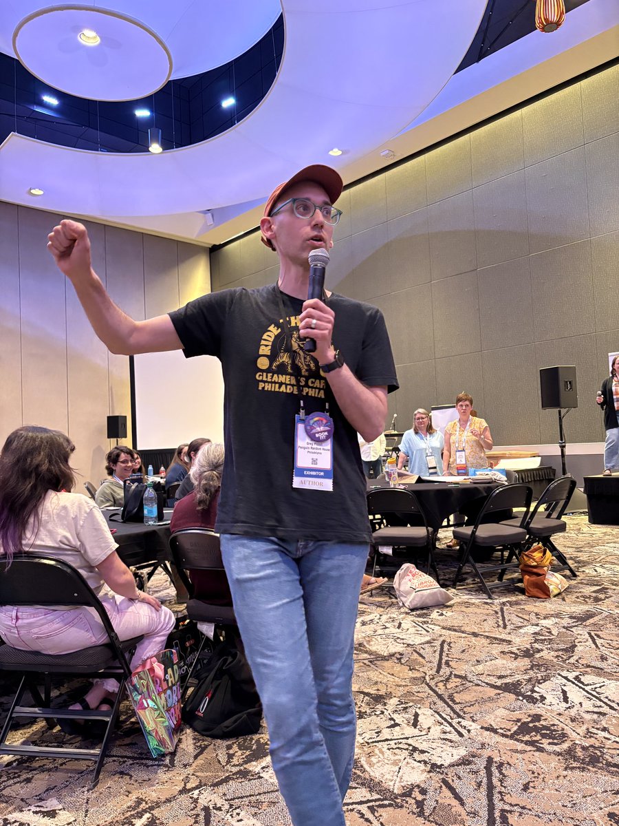 Susan Mitchell, MLS - Groves Elementary Library (@smitchellreads) on Twitter photo The illustrator sketch-off NEVER disappoints! I mean โฆ Raina Telgemeier? Hosted by Greg Pizzoli? Come on! How cool is that!? โ๏ธ๐๐ป๐#thehumblelibrarian <a href="/HumbleISD_GE/">Groves Elementary</a> <a href="/HumbleISD_lib/">Humble ISD Libraries</a> #TXLA25 The illustrator sketch-off NEVER disappoints! I mean โฆ Raina Telgemeier? Hosted by Greg Pizzoli? Come on! How cool is that!? โ๏ธ๐๐ป๐#thehumblelibrarian <a href="/HumbleISD_GE/">Groves Elementary</a> <a href="/HumbleISD_lib/">Humble ISD Libraries</a> #TXLA25