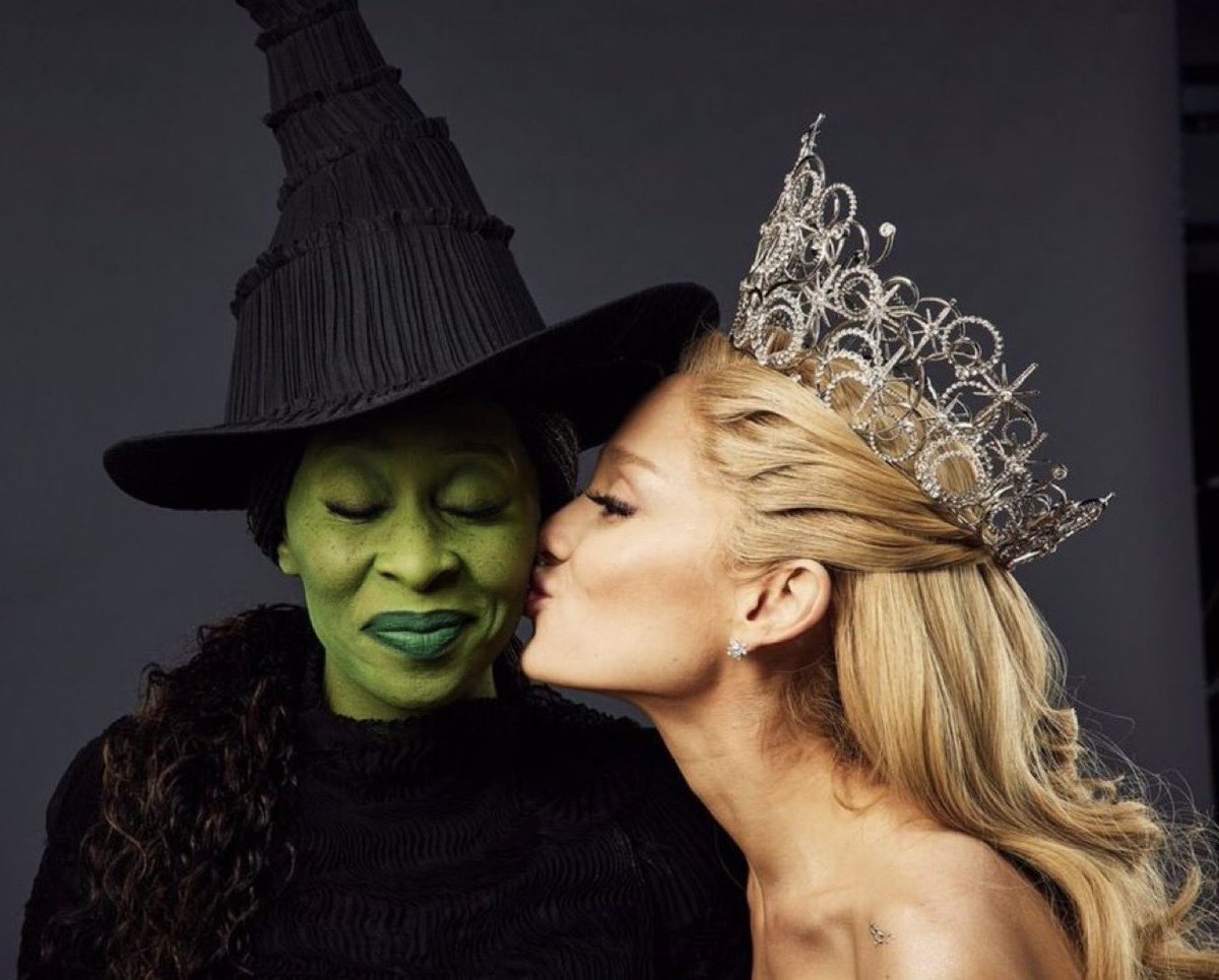 HollywoodHandle's tweet image. ‘WICKED: FOR GOOD’ looks beautiful. #CinemaCon