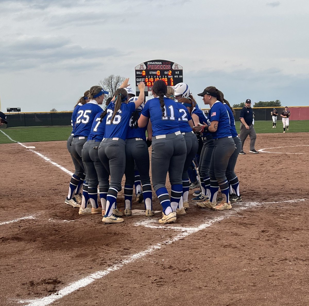 Softball with the W tonight at Jonathan Alder! Big home runs in the 6th to tie and 9th for the win! #GoComets