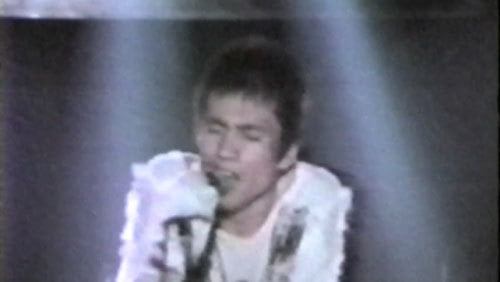 elf_hq's tweet photo. THE BLUE HEARTS｜新宿LOFT ’85
1985/6/7「HELLO MY FRIENDS」

同年2月にバンド結成後、僅か4ヶ月後に行なわれた初代メンバーによる幻のライブ映像
結成当時のメンバーは、Vo.甲本ヒロト G.真島昌利 B.望月正水 Dr.英竜介

全編📺
☞ https://t.co/s5cdQElnX1

#ブルーハーツ
#甲本ヒロト
#真島昌利 https://t.co/83kJq1w7ps