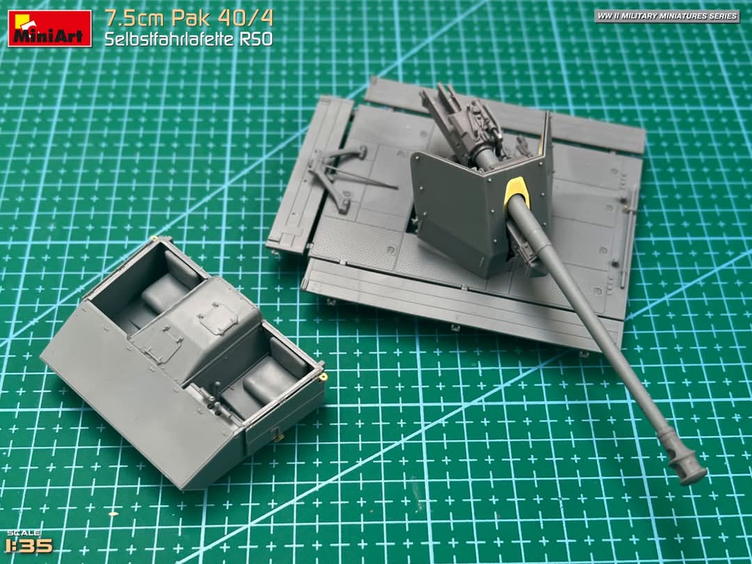 AchtAcht3's tweet photo. 【メーカー応援】
#MINIART の新製品！1/35 Pak搭載RSOの製作シーン。射界は広いけど腰高で狙いがつけづらそう。Pakを降ろして運搬車に戻された車輌もあったらしいので、幌を張ってやったりしても面白そう。
#StandWithUkraine️ https://t.co/N8BVkB52Jf