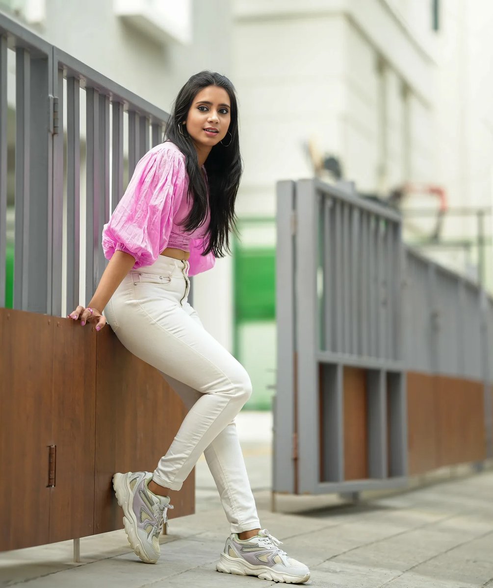 manisha_mithra's tweet image. Sending you cute vibes 🧚‍♀️ #cutevibes #cutie #duskybeauty #casualwear #trendygirl #girlsposes #girlsstyles #girlstrends #girlswear #girlsdress #girlshairstyles #thegirlnextdoor #tamilponnu #nammaveetuponnu #thalaivarn