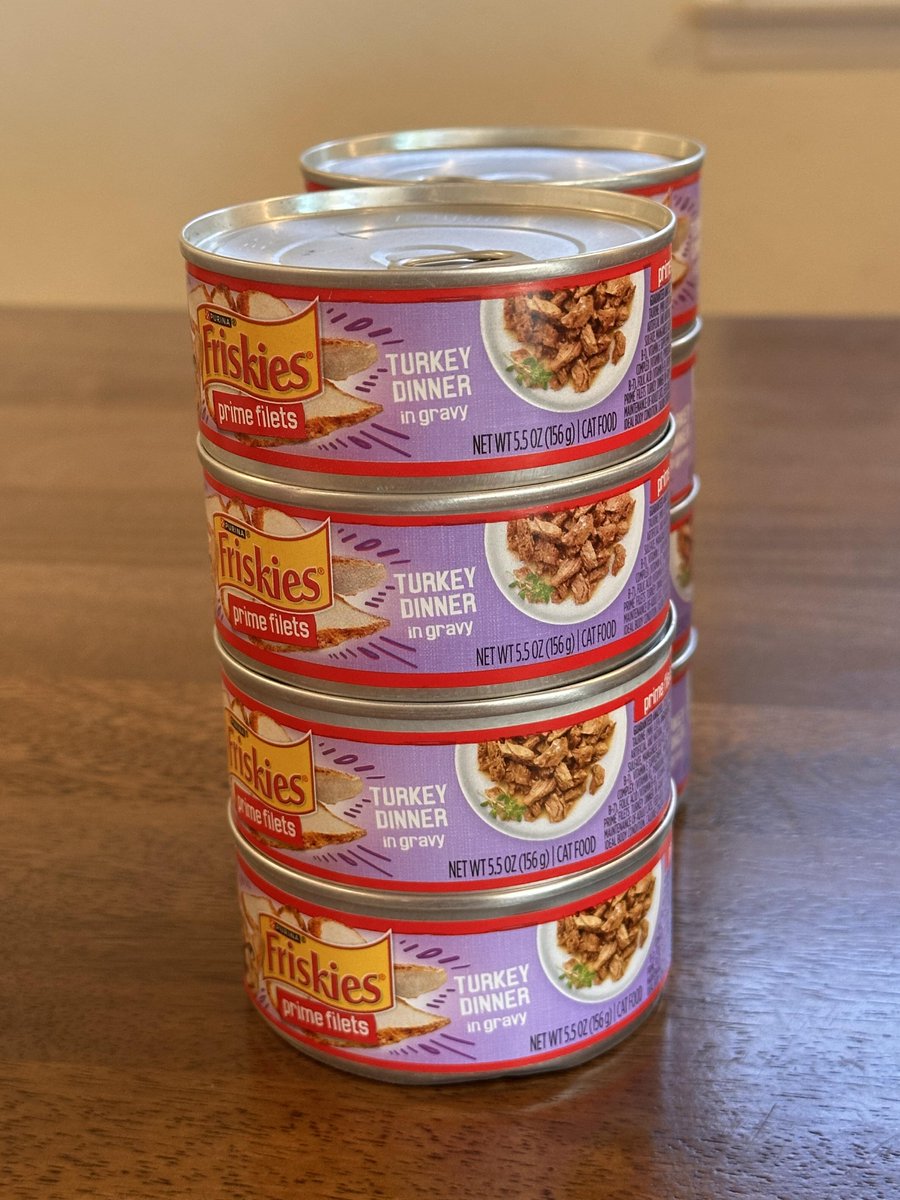 Ke3mberl's tweet photo. Cat food in Los Angeles https://t.co/c19B7bDJtd