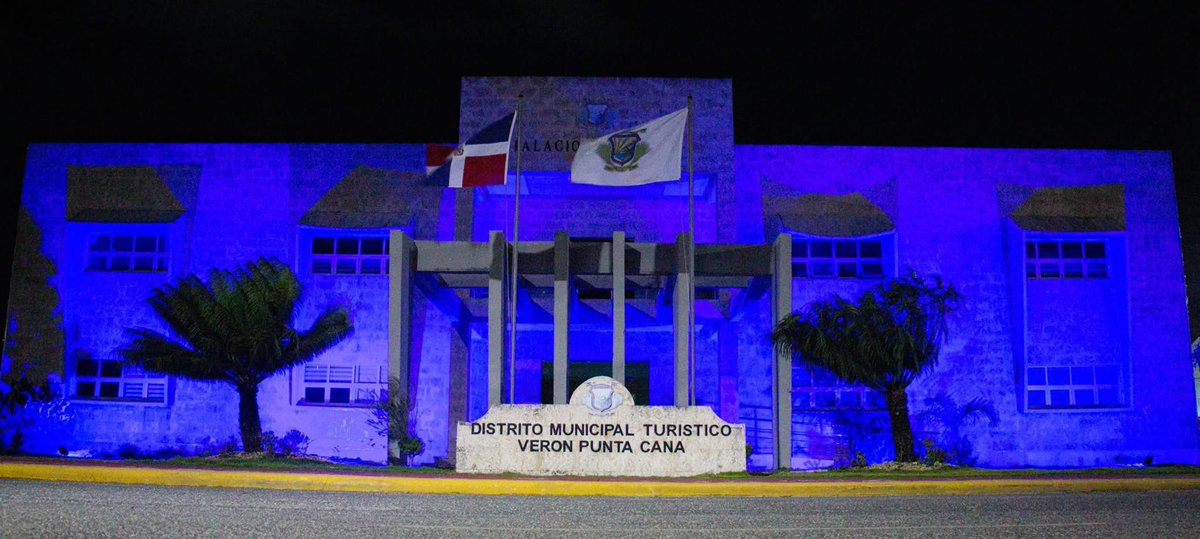📢💙 En conmemoración del Día Mundial de Concienciación sobre el Autismo, el Ayuntamiento de Verón Punta Cana se iluminó de azul como muestra de solidaridad y apoyo a las personas con Trastorno del Espectro Autista (TEA) y sus familias.

#IlumínaloDeAzul #Autismo
