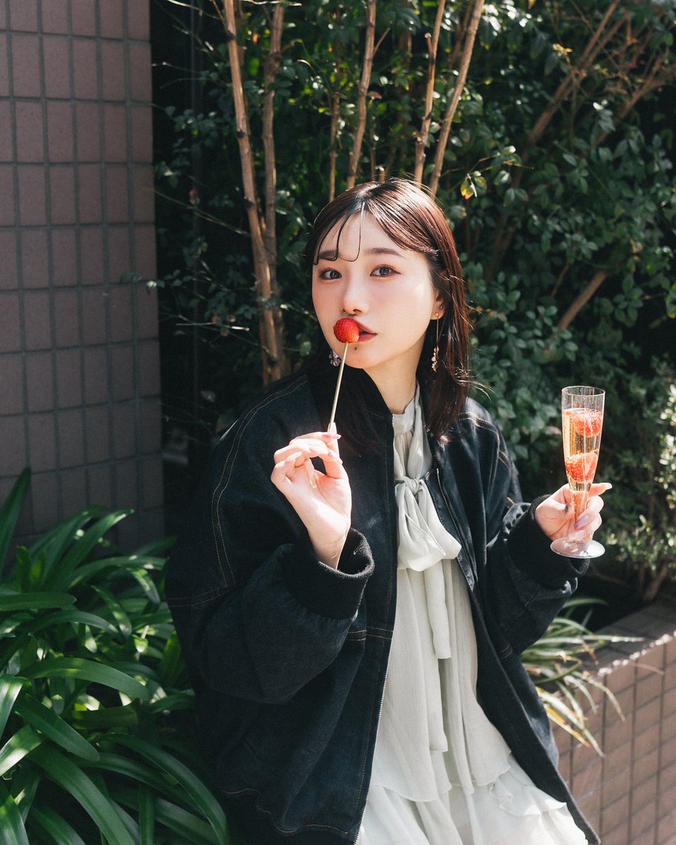 328chiharun's tweet photo. これは酒🍓🥂 https://t.co/0iUUuAHjfJ