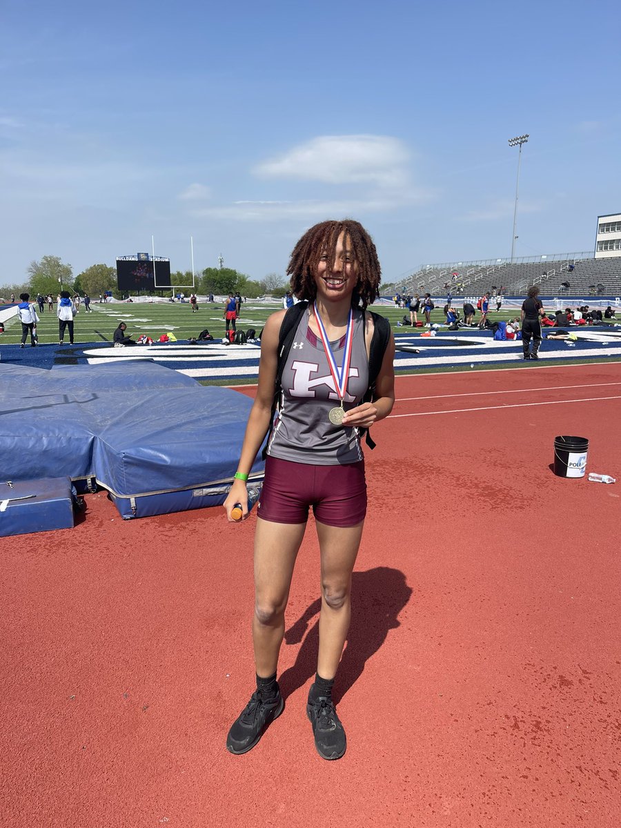 Let’s Go! Sophomore Liliana Jimenez took 1st in Long Jump and 2nd in High Jump in District for JV. 

Not bad for this Hooper since this was her 1st time doing either! 😳🫣✊🏾