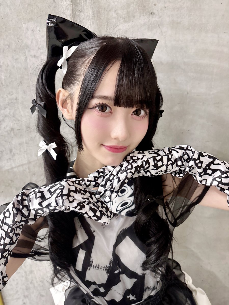 momonamatsumoto's tweet photo. おはちわれちゃん🎀

今日も寒いけど応援してるよ🥺
 (っ`･ω･´)っﾌﾚｰｯ!ﾌﾚｰｯ!

夜は #NIGFES2025 応援よろしくね✨
#高嶺のなでしこ #YONAKA 

おりぼんが黒猫ちゃんみたいでしょ🐈‍⬛
すーき？🖤.*･ﾟ https://t.co/EQohVcyyPS