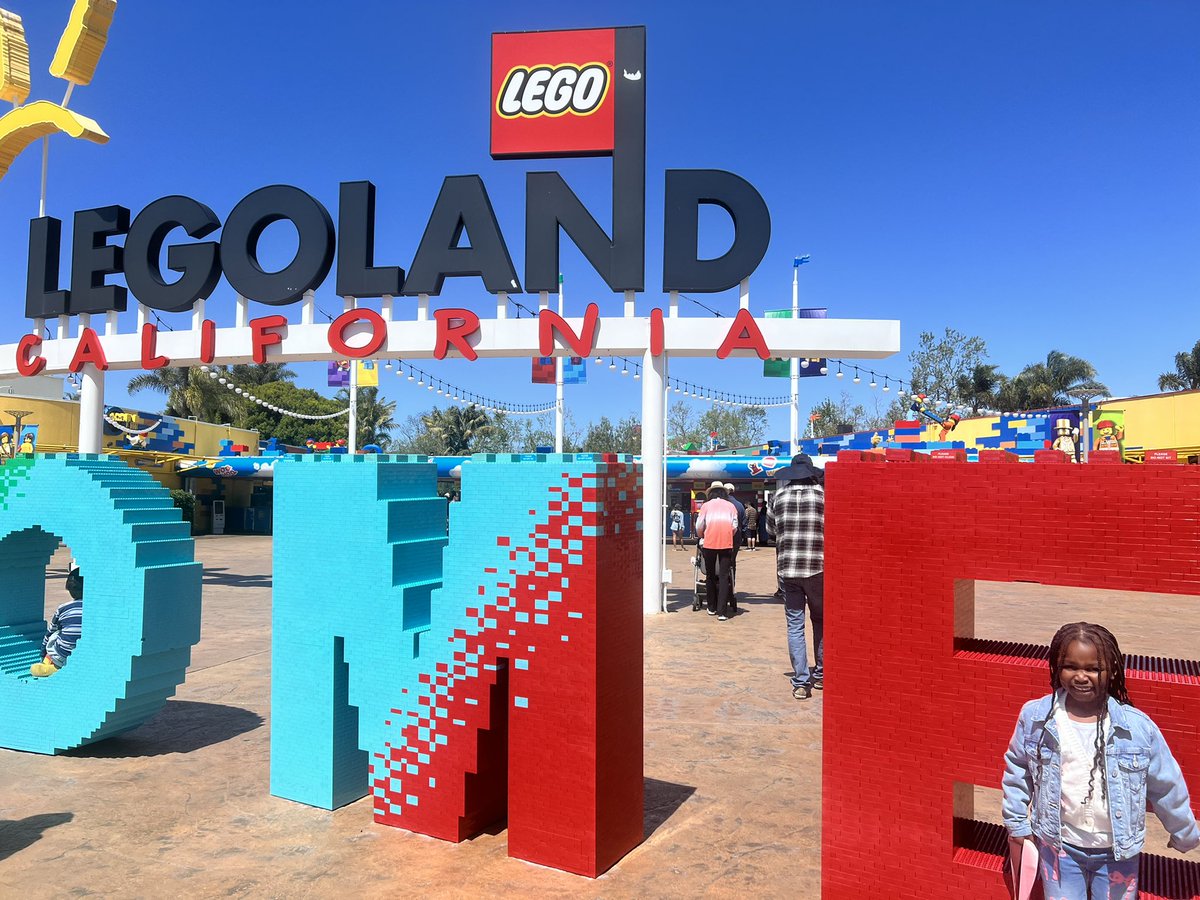 Phat_Kayla's tweet photo. I don’t wanna even look at another Lego fr 🤦🏾‍♀️ https://t.co/pG3iKHbkWL