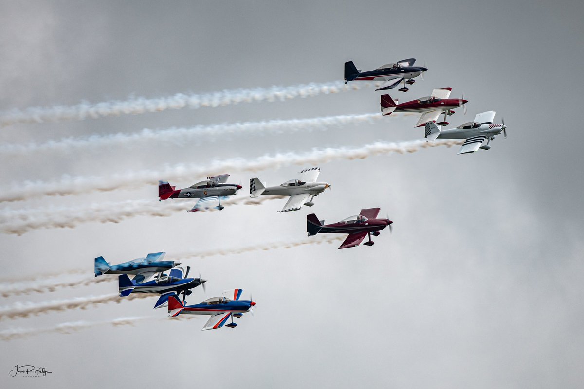 A 9 Ship formation from Smoke On Aviation helping us count down the days till #thunderoverlouisville 2025

9 Days to go

📸: Thunder Over Louisville 2023 Practice day 

#kyderbyfestival