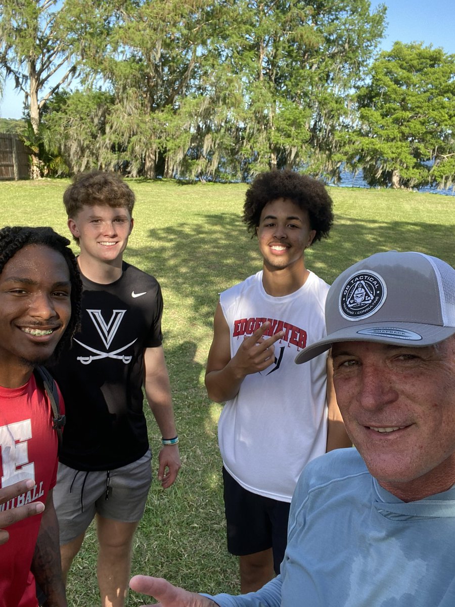 Jurgensen17's tweet image. Focus on the outcome. @patohara17 @TrainDSP @UVAFootball @CoachT_Lamb @coachdeskitch @jsperos @davisled84 @HaasLawPLLC 🔷⚔️🔶 #WahooWa #GoHoos