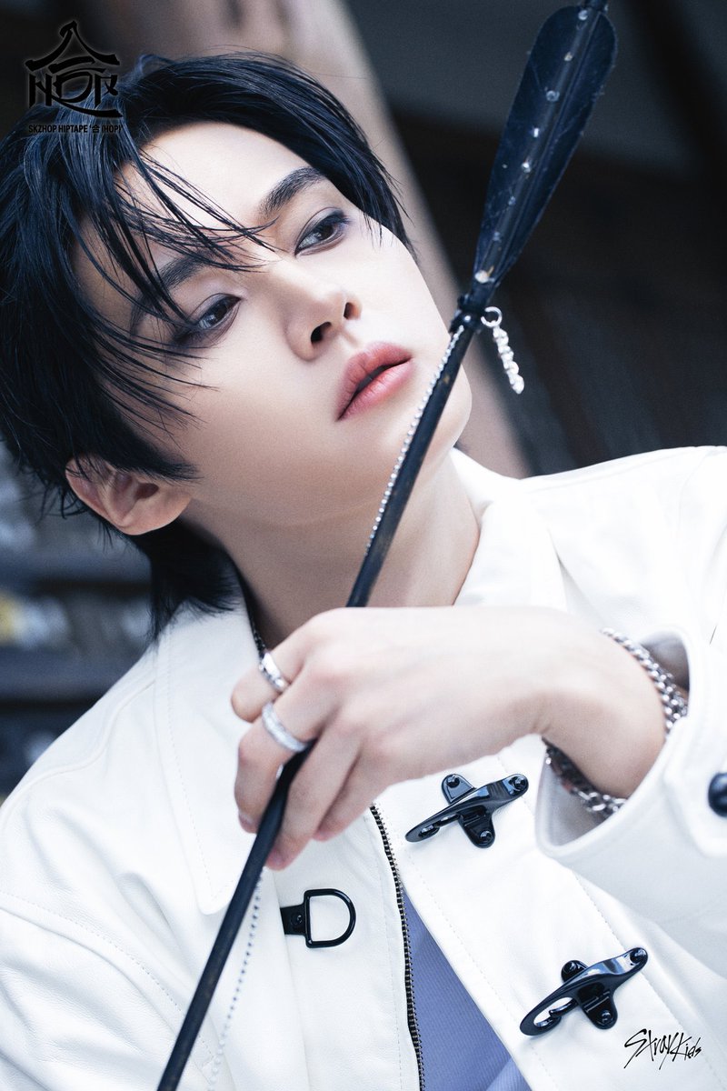 Now, we’re about finding the cupid’s arrow while still 𝗪𝗮𝗹𝗸𝗶𝗻 𝗢𝗻 𝗪𝗮𝘁𝗲𝗿. The path ahead moves with quiet confidence. Stucked by the STAYs' hearts. A glance, searches for something; hidden connection.