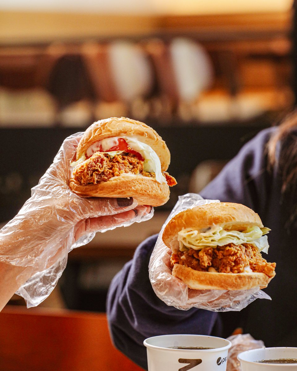 Жинхэнэ найзууд асуухгүйгээр дуртай бургерийг чинь авч өгдөг. Жинхэнэ найзаа меншион хийгээрэй 😉