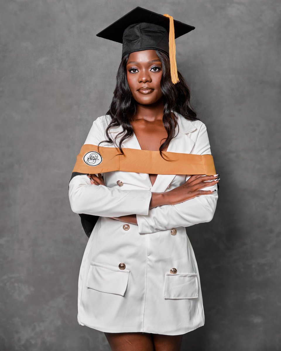 Nda_pewah's tweet image. Drilled though stress now I strike Gold🥂
#God did👏