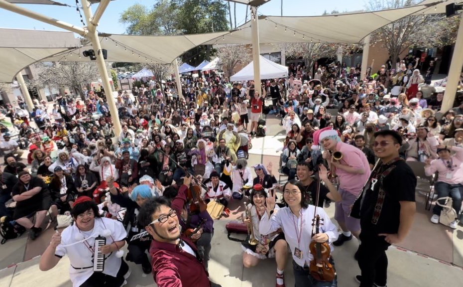 USA🇺🇸 ✈️ 🎻 ⛩️ TouhouFest  !!!

TAM Live + jam session 🎺🎹🎷🪇🪈🥁🪕🎻